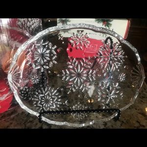 Mikasa Snowflake Glass Sweet Dish 9 1/4.